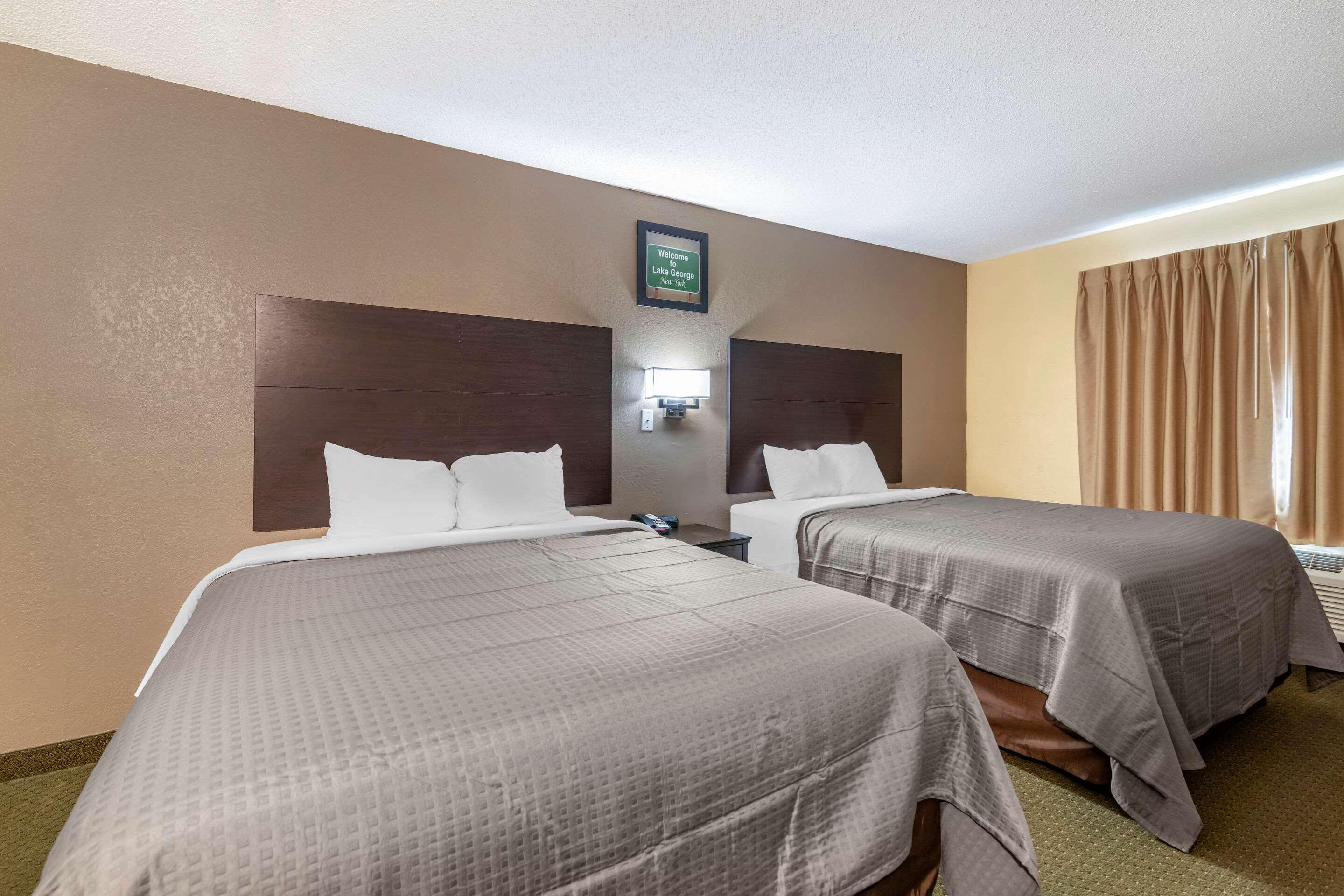 Rodeway Inn Lake George Outlets Екстер'єр фото