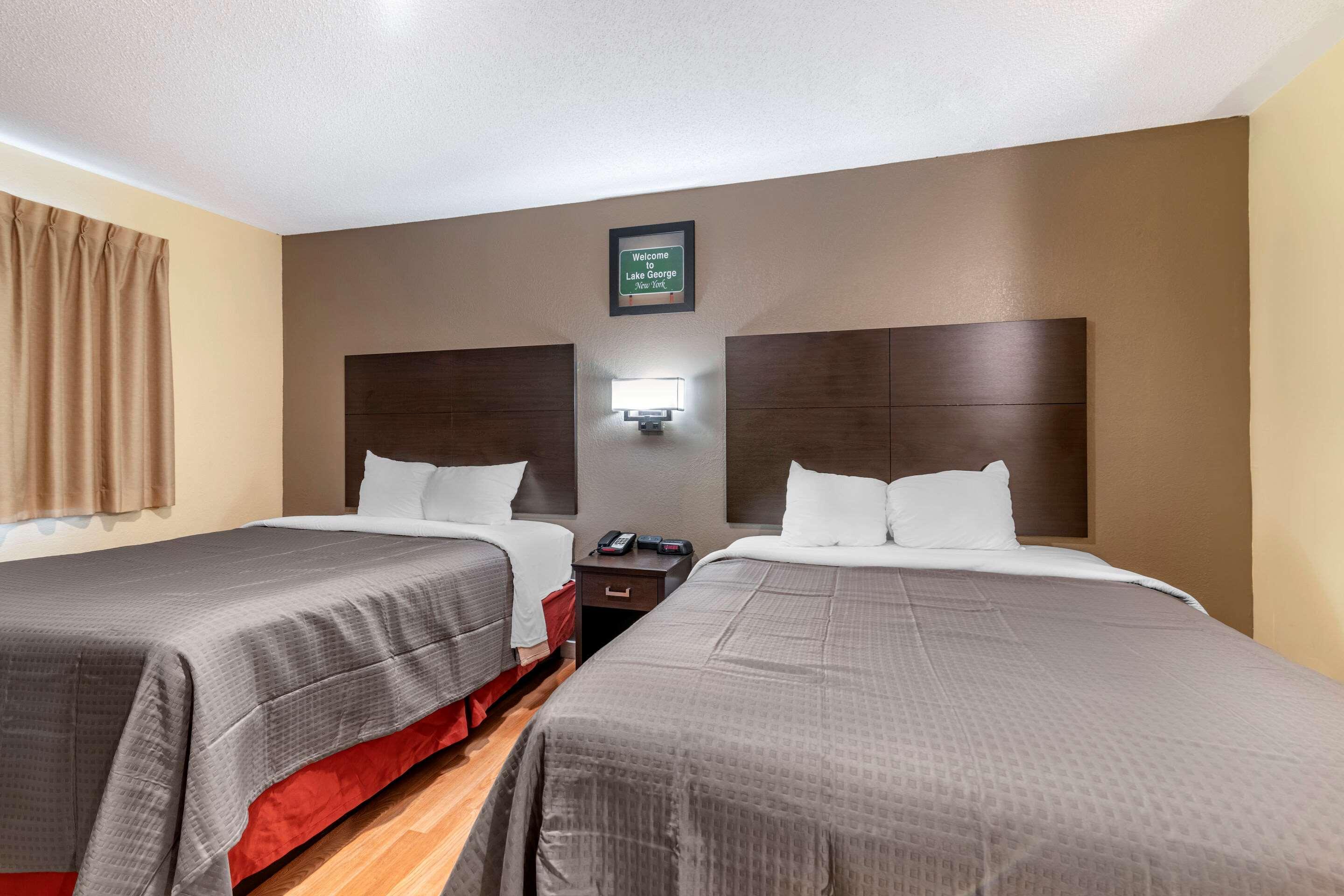 Rodeway Inn Lake George Outlets Екстер'єр фото