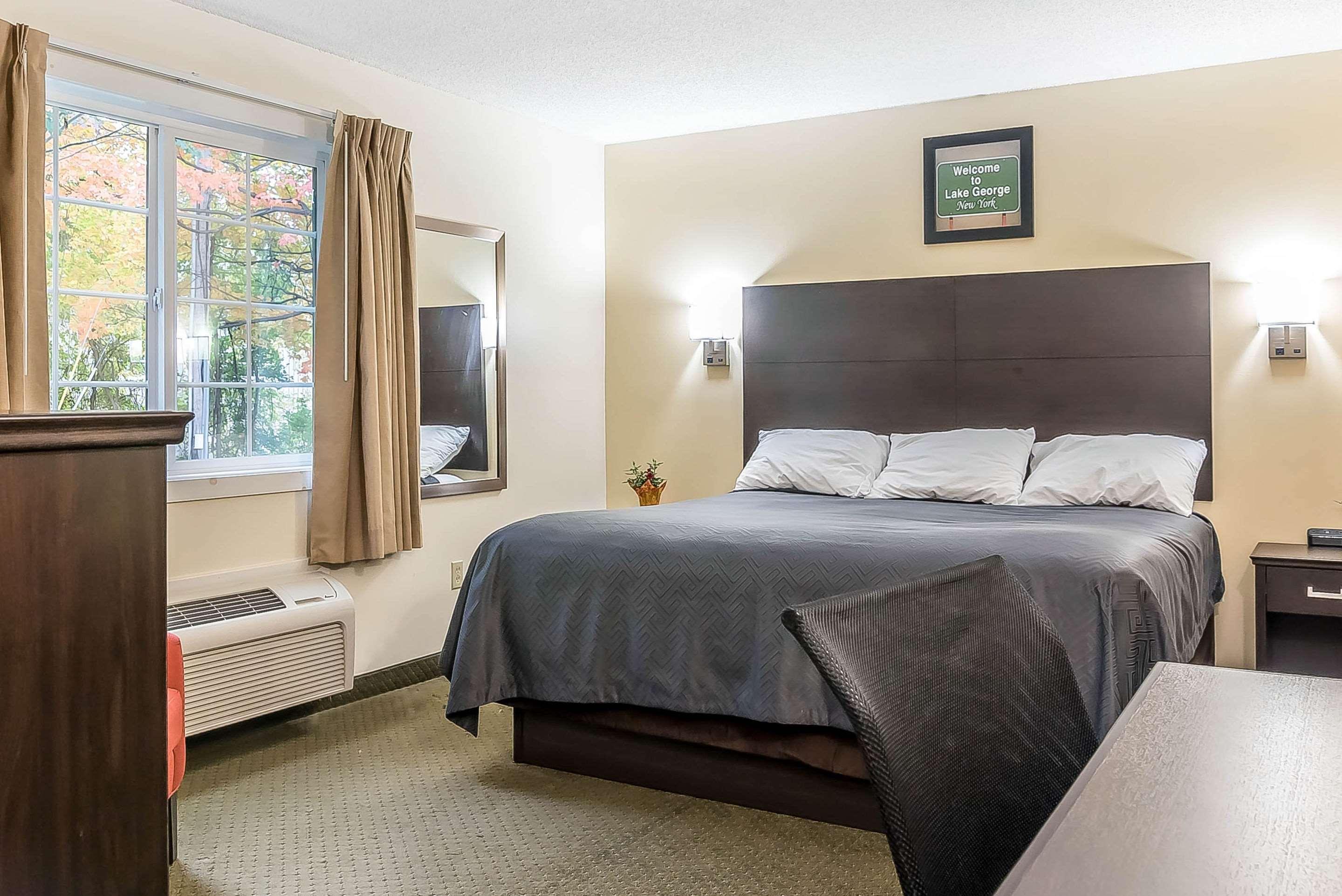 Rodeway Inn Lake George Outlets Екстер'єр фото