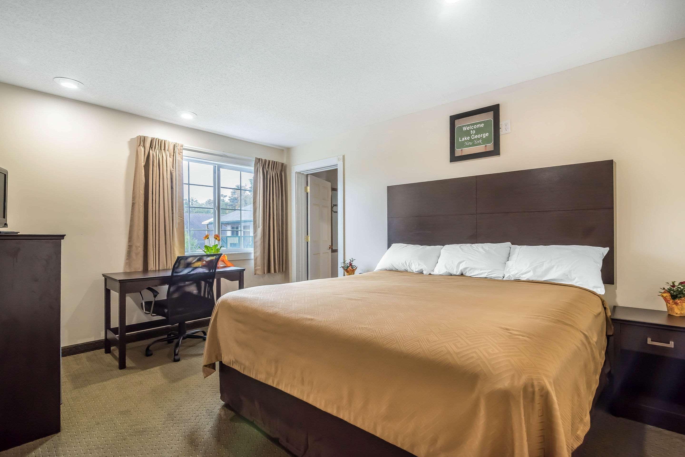 Rodeway Inn Lake George Outlets Екстер'єр фото