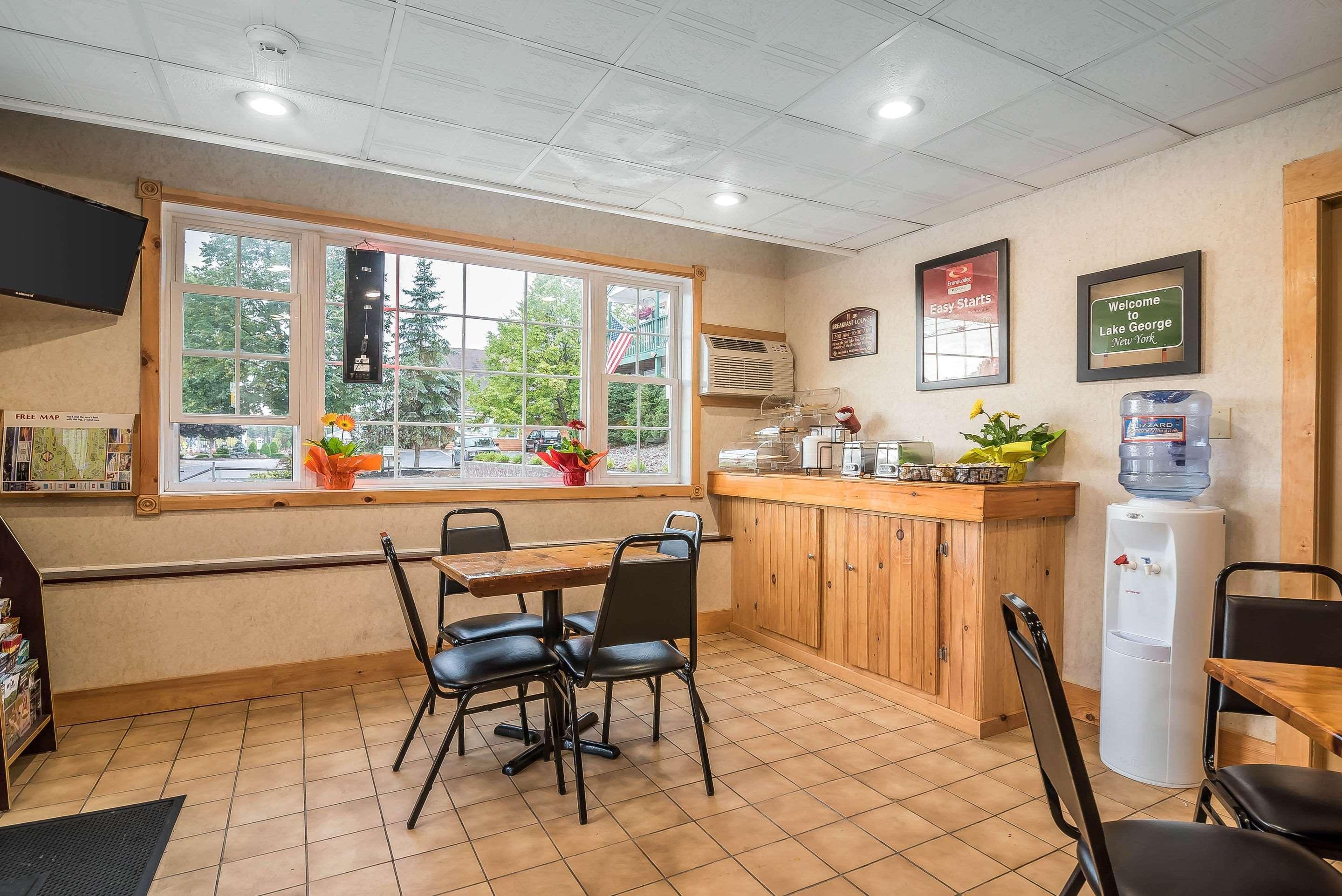 Rodeway Inn Lake George Outlets Екстер'єр фото