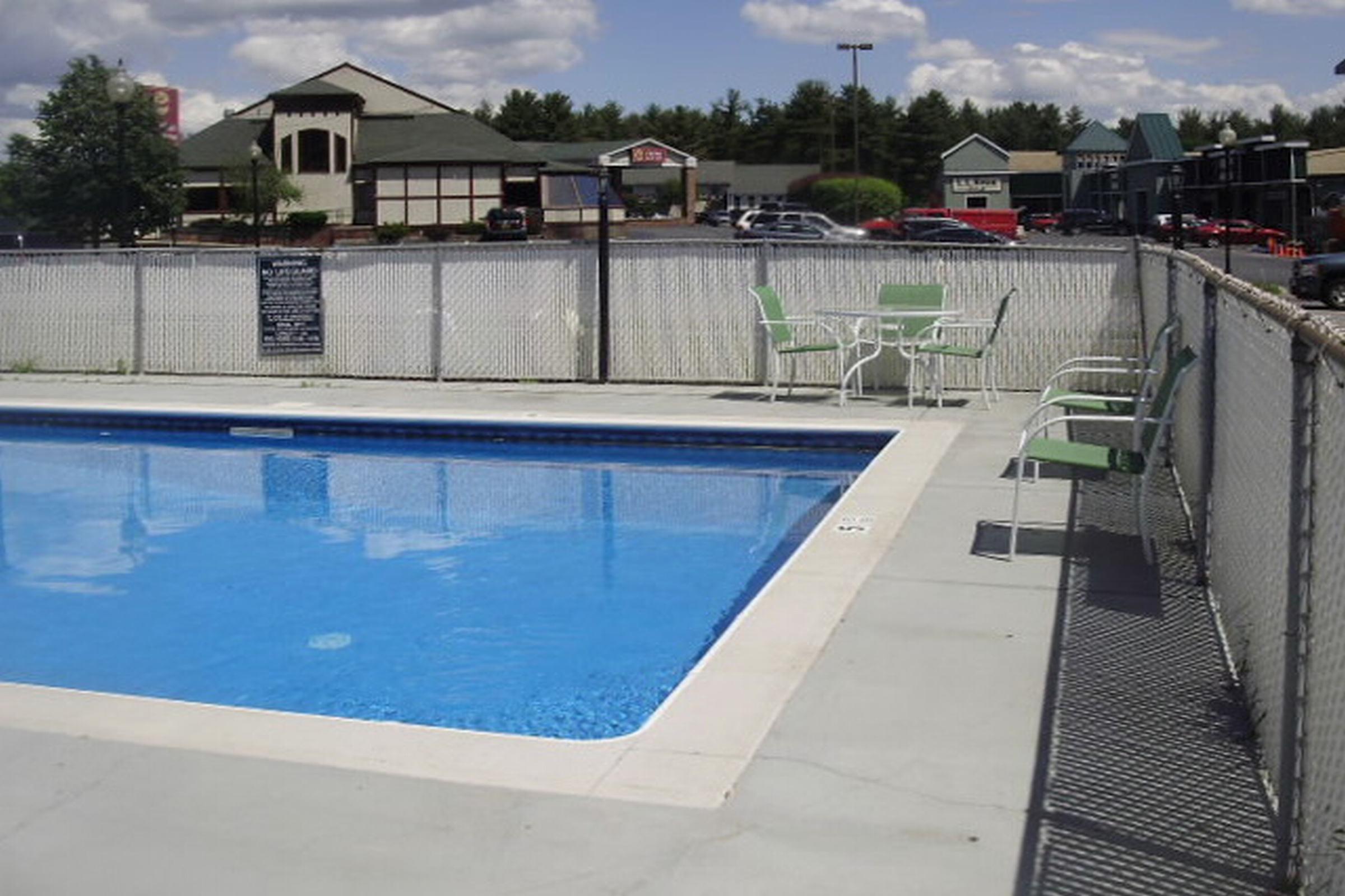 Rodeway Inn Lake George Outlets Екстер'єр фото