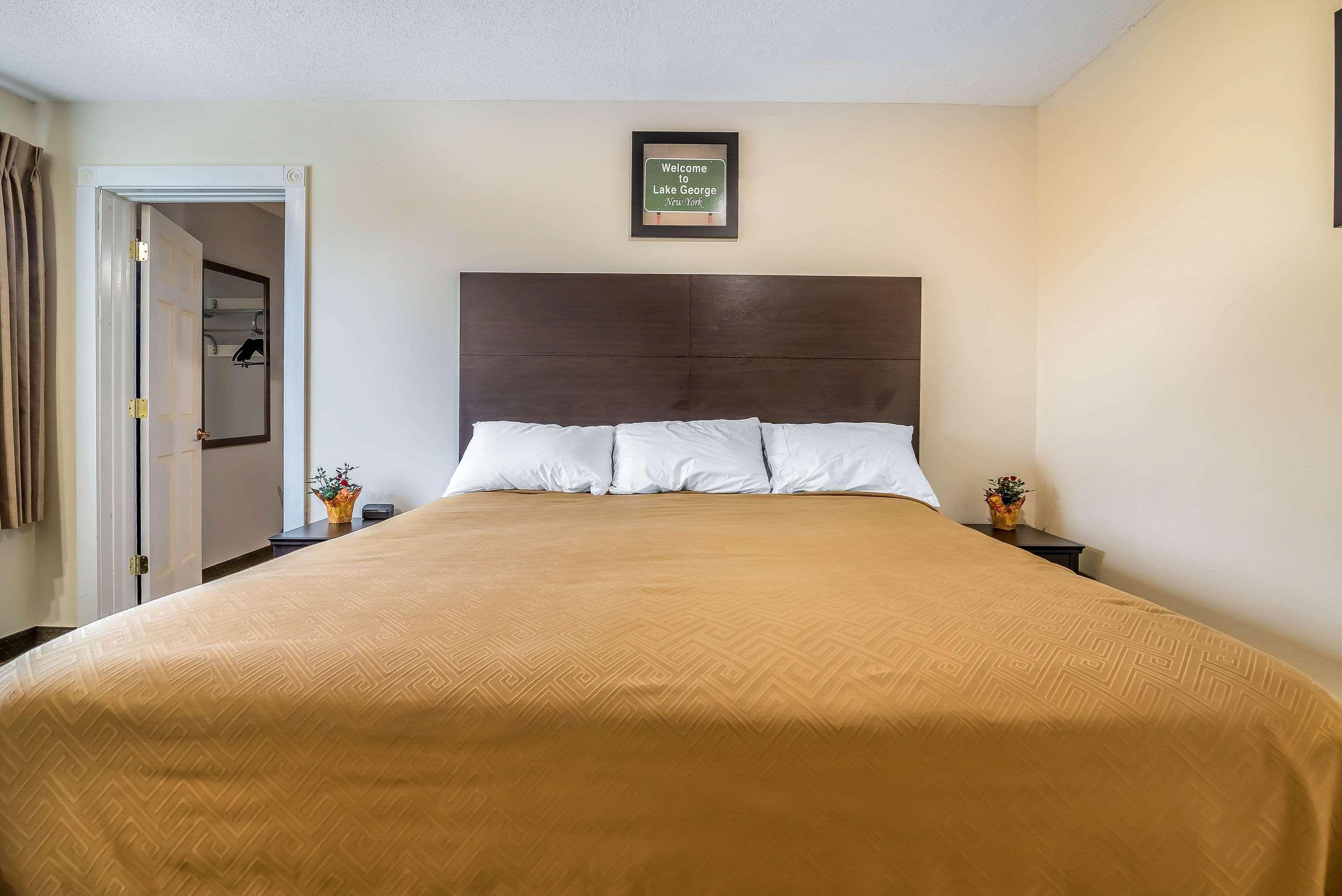 Rodeway Inn Lake George Outlets Екстер'єр фото