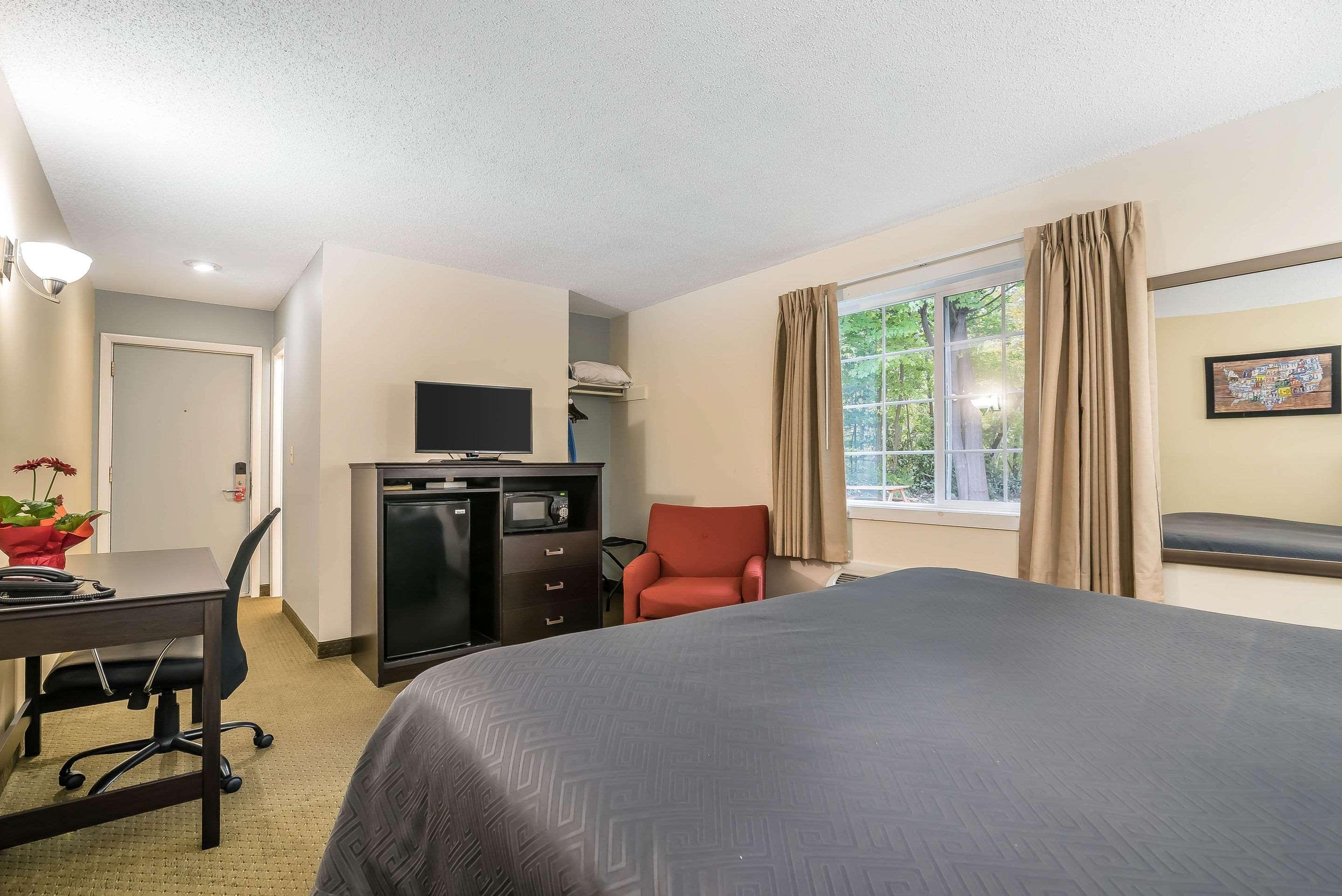Rodeway Inn Lake George Outlets Екстер'єр фото