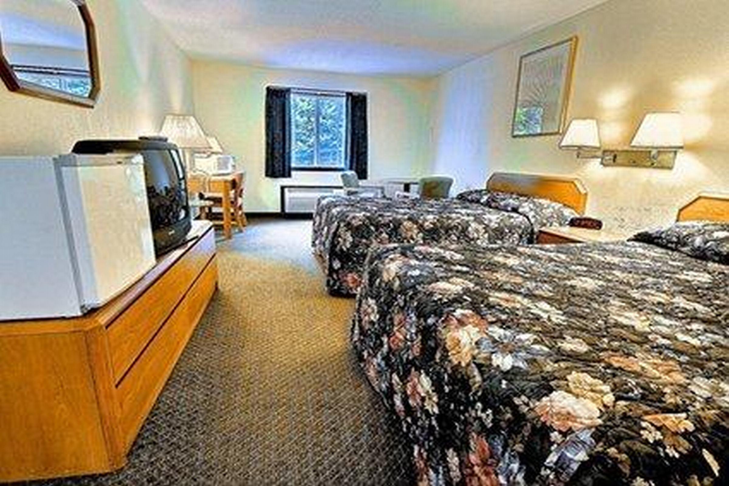 Rodeway Inn Lake George Outlets Екстер'єр фото