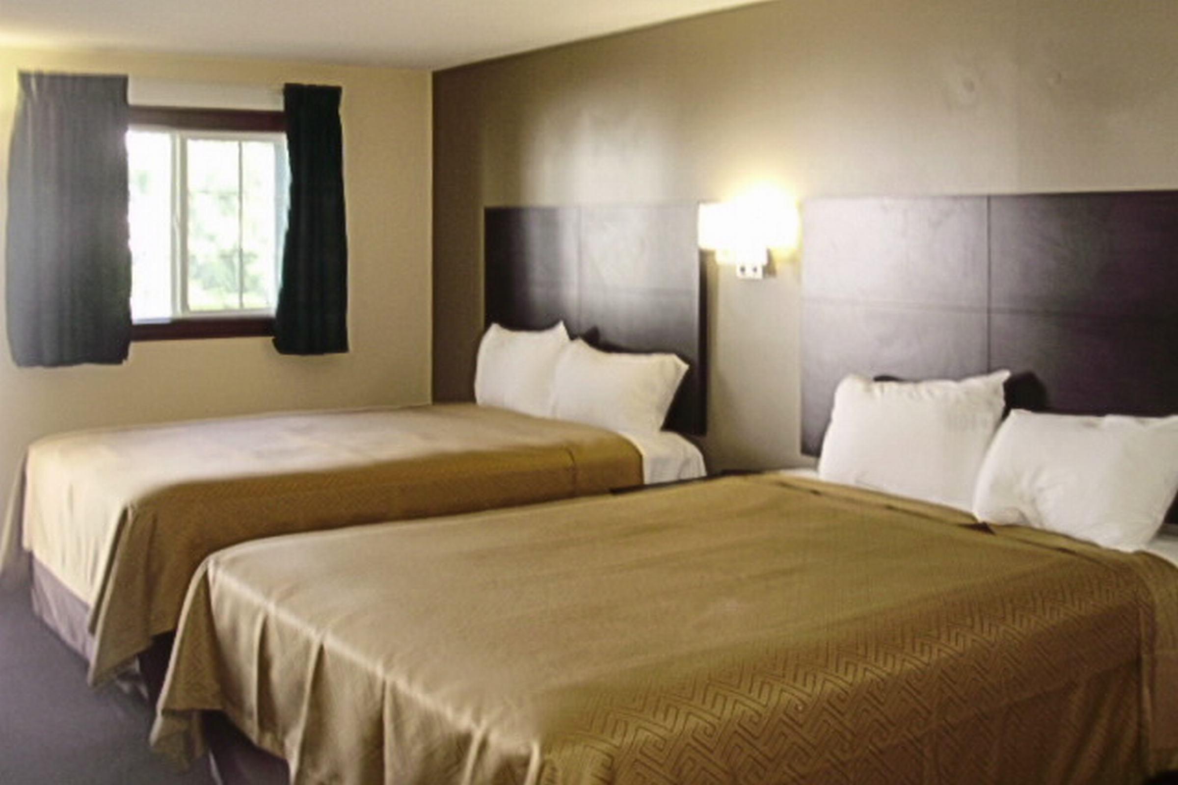 Rodeway Inn Lake George Outlets Екстер'єр фото